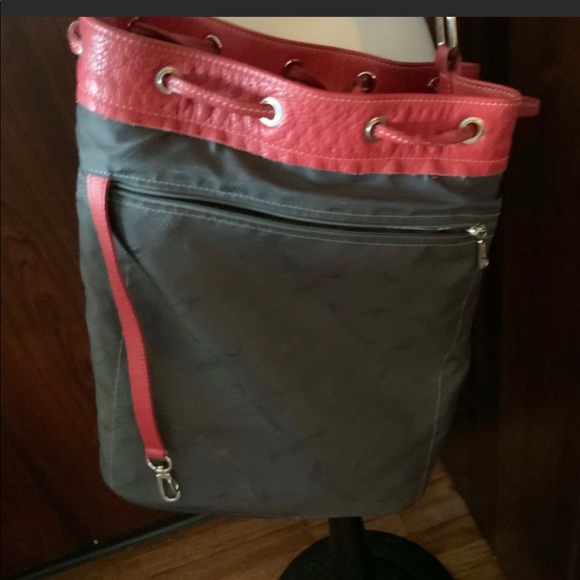 Longchamp red bucket bag - Picture 6 of 9